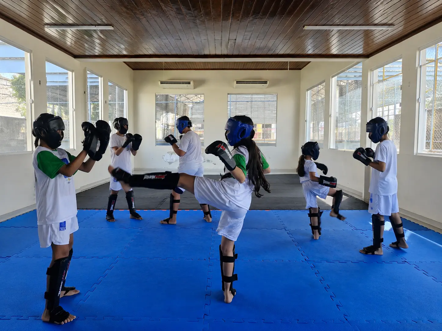 Treinamento de modalidade de luta do Projeto Esporte Total.