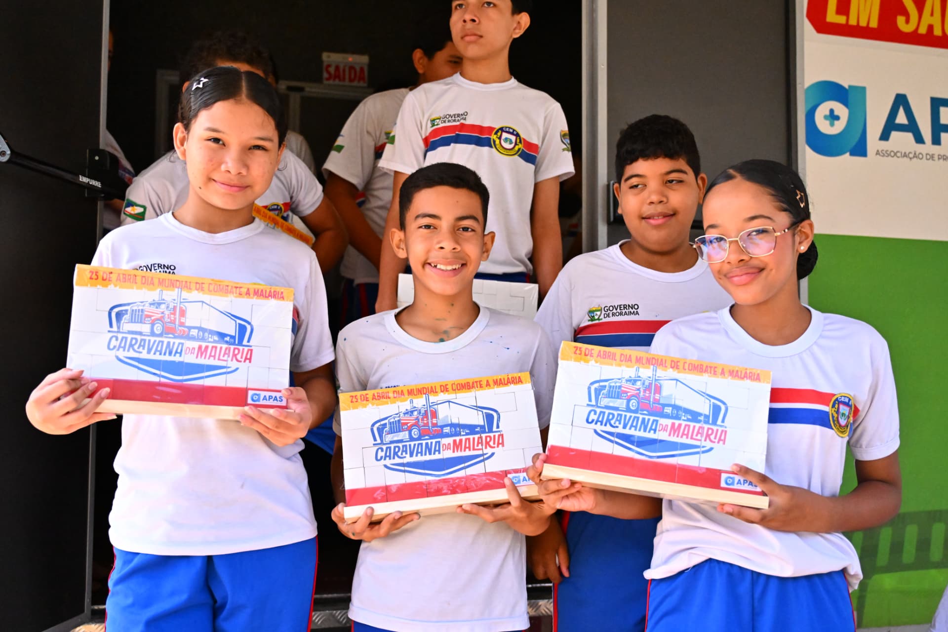 Entrega de material educativo da Caravana da Malária.